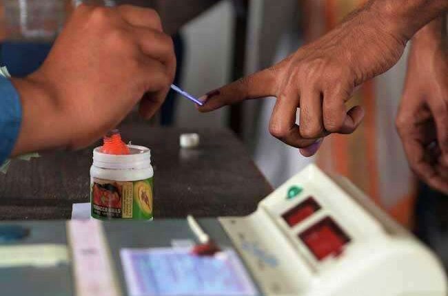 73-year-old Hasanuram Ambedkar's courage remains intact even after losing elections 89 times, again filed nomination papers