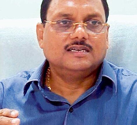 Lucknow: Roop Singh Yadav, former Chief Engineer of the Irrigation Department, arrested, there is a serious charge of a big scam in the river front on the Gomti River.