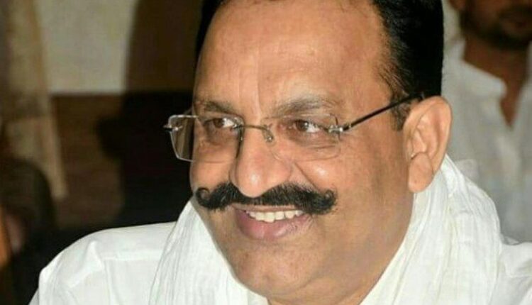 UP: Bulldozer on 20 crore building close to Mukhtar Ansari