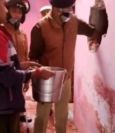 Uttar Pradesh: When the police broke the wall, it came out in it that will surprise you, know the whole matter