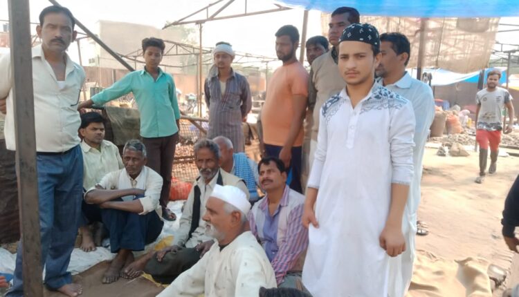 Mandi workers face withering due to fire in Mandi.