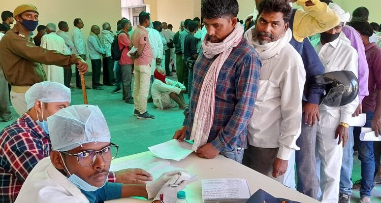 District officials did not come on Tehsil Day in Tehsil Jakhania of Ghazipur district