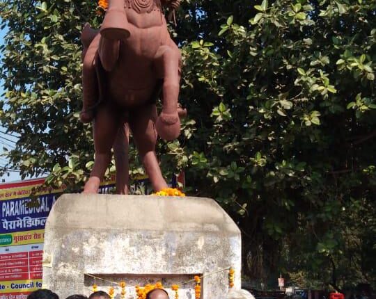 Baspies celebrated the birth anniversary of Veerangana Jhalkari Bai by garlanding them