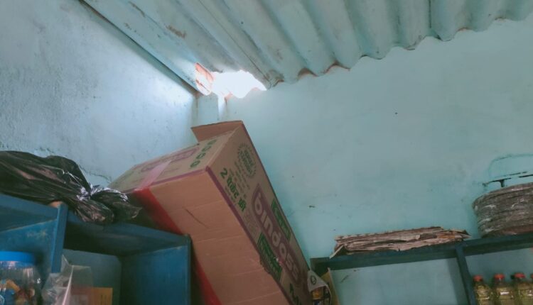 Deoria: theft in grocery store, thieves flew around 215000