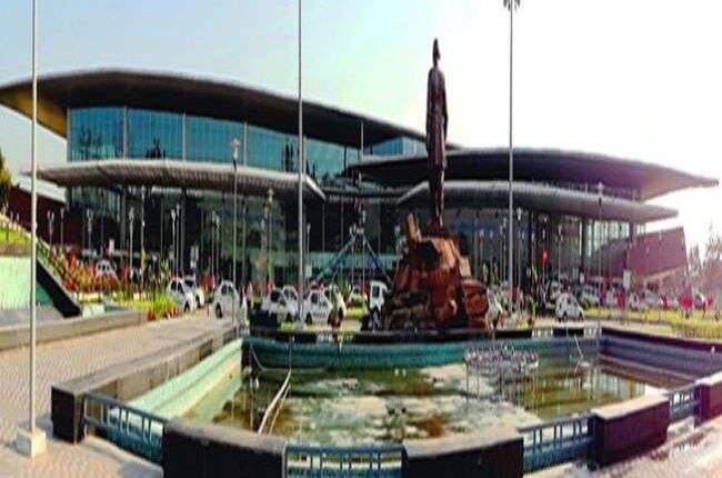 Lucknow: Desi katta and cartridge released from youth's bag at Chaudhary Charan Singh International Airport, arrested