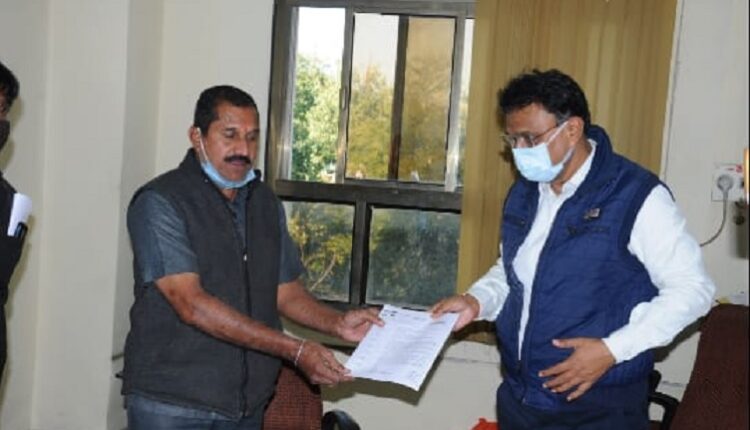 Memorandum given to add names of disadvantaged people and more opportunities to be included in voter list of city civic elections