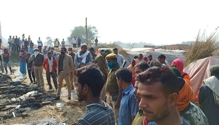 UP: Tragic accident, 3 innocent deaths due to fire in the hut while sleeping