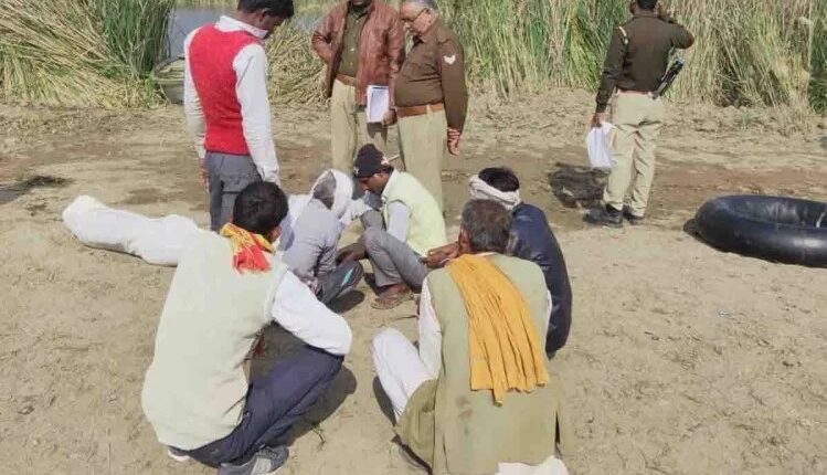 UP: Drunk youth jumps in river due to fear of police coming, dies