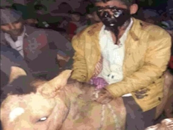 UP: The accused, who were forcibly seizing the woman, were beaten up by the housemates and turned the entire village on the donkey.