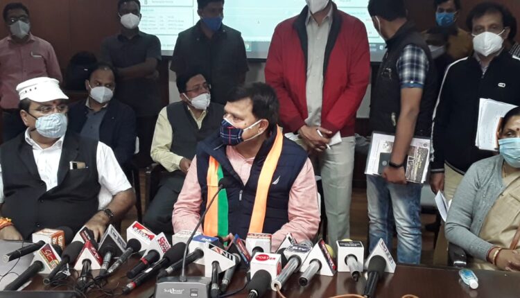 Jabalpur: Madhya Pradesh government's energy minister Pradyuman Singh Tomar said in a conversation with reporters during his stay in Jabalpur on Thursday and asked him to give you some time.