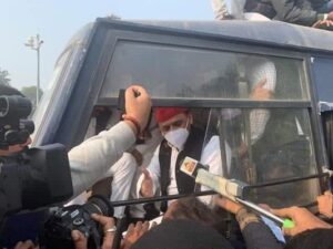 Former Chief Minister Akhilesh Yadav arrested, arrested