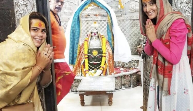 TV artists worshiped Mahakal