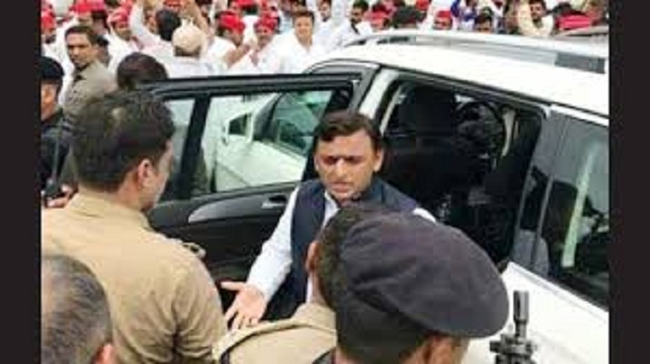Former Chief Minister Akhilesh Yadav arrested, arrested