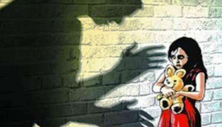 UP: In the case of the rape of a 6-year-old girl, the father of the girl's father - the police beat me and forcibly changed the report
