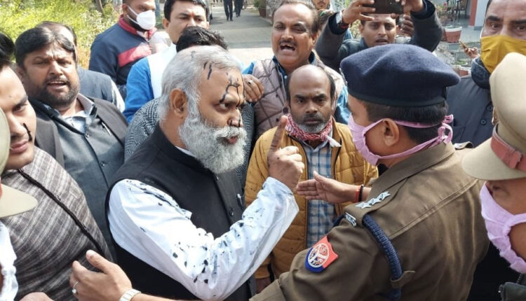 Aam Aadmi Party MLA Somnath Bharti gets bail due to disputed statement