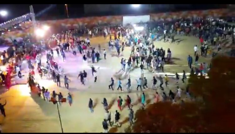 In the case of masks, the police, who punish people, flaunts the rules in their program