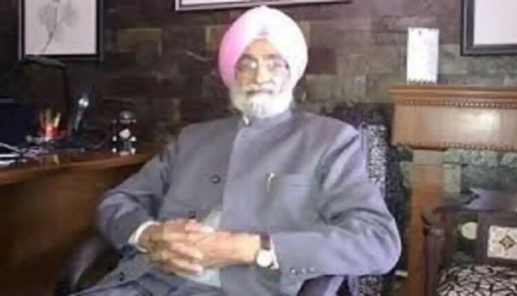 Bharatiya Kisan Union president Bhupendra Singh Mann withdrew his name from the committee set up by the Supreme Court on the peasant movement.