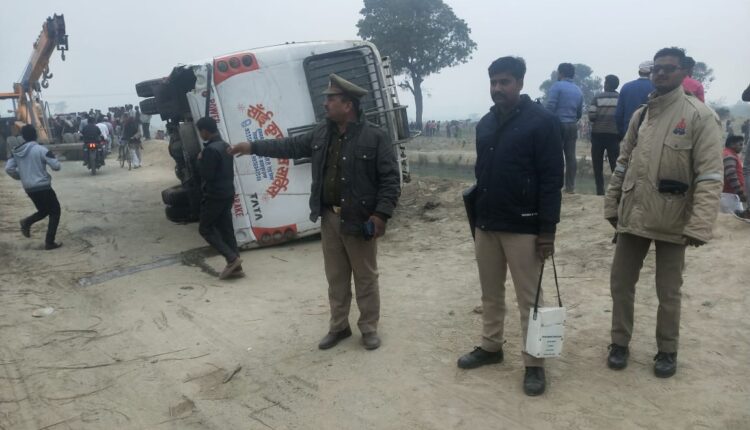 Kanpur countryside: uncontrolled bus fell into canal, one dead and seven injured