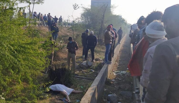 Body of woman found in bushes 300 meters from police post on Yamuna Expressway