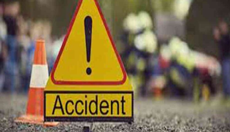 UP: 4 killed in fierce road accident, car and tanker collide