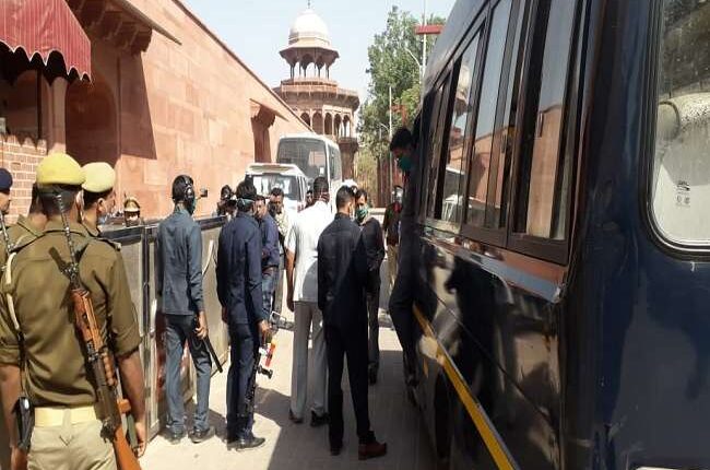 Taj Mahal received threat from bomb, accused arrested