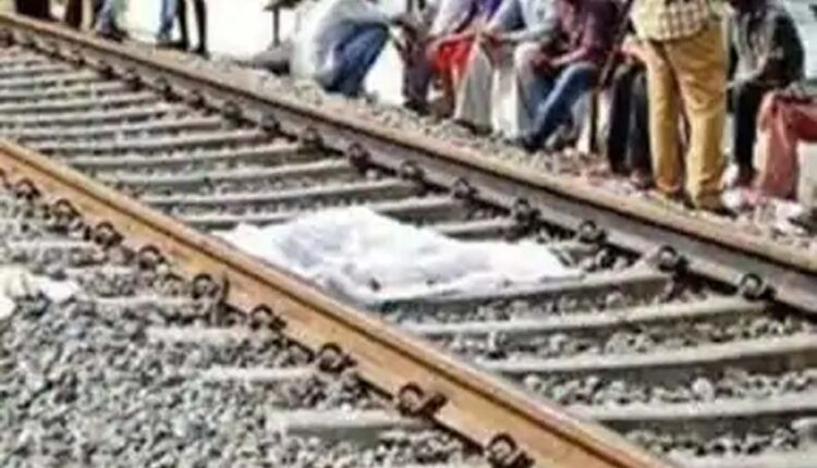 Varanasi: Bua-niece dies after being hit by train