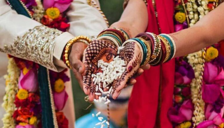Shocking case, a groom took seven rounds with two brides in the same pavilion