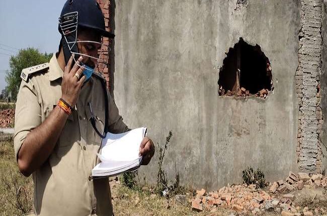 UP: Fierce explosion in firecracker factory, 4 people seriously injured, 5 dead