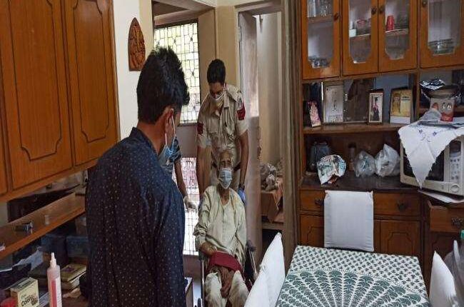 A Singapore tweeter asked Magi for help from Delhi Police, said - my family is very sick, please…