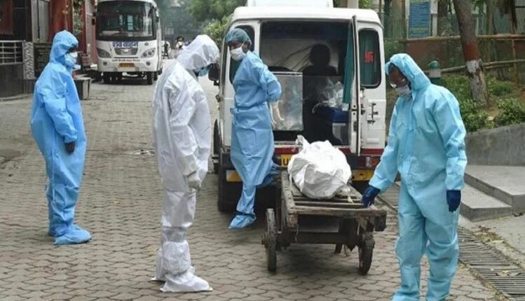 Aligarh: Hangama on death of 5 patients, family members accused of death due to lack of oxygen