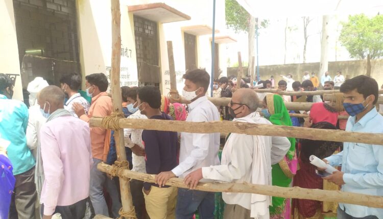 In the three-tier panchayat election, the shoals of the shoals distancing, two candidates came out corona infected