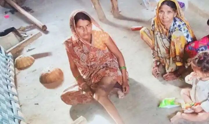 The bullies beat up the pregnant wife and asked to be taken out of the village if they did not go to work.