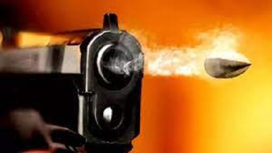 The attackers shot the husband and wife, police engaged in investigation