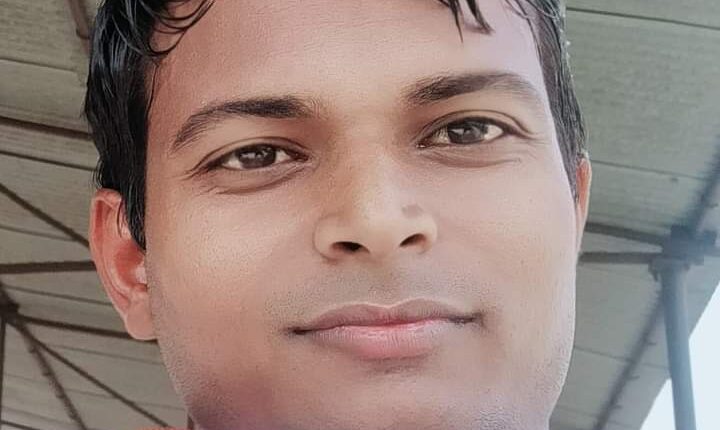 Employees also deal with journalists in abusive language in Sikandrarau Sub Post Office