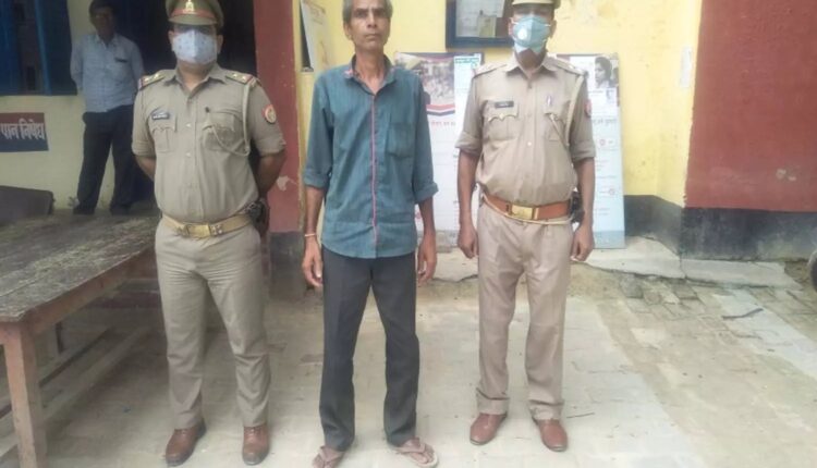 Jaunpur: The miscreants pasted posters of blowing up 2 police stations outside the police station, the accused arrested