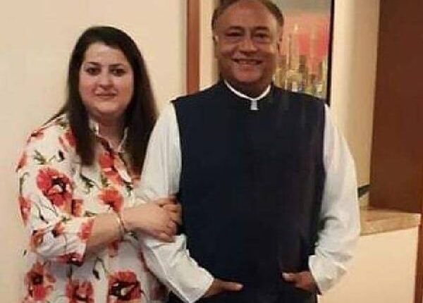 Digvijay Singh's daughter-in-law's question to Congress on the statement of imposition of 370, has Congress forgotten the pain of Kashmiri Pandits?