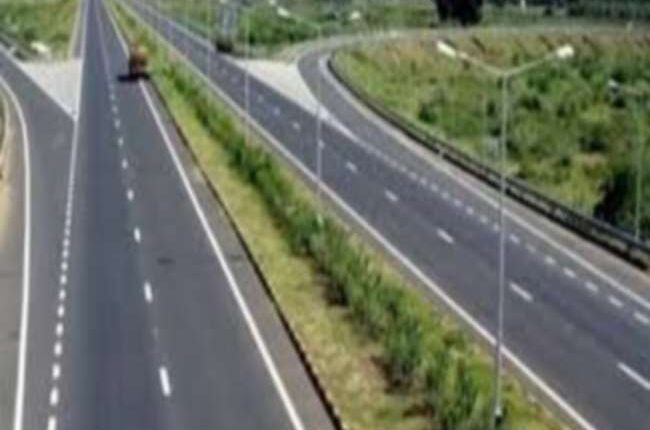 More than a hundred houses falling on the way of Ganga Expressway will be demolished, investigation of PWD team begins for compensation