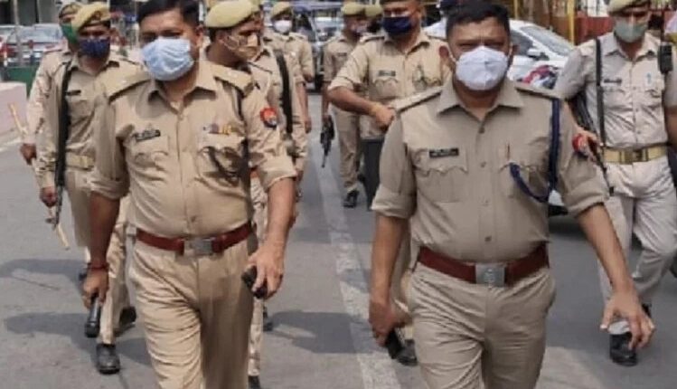 Meerut: The inspector deducted one lakh rupees challan for not showing the bike papers, the young man was blown away