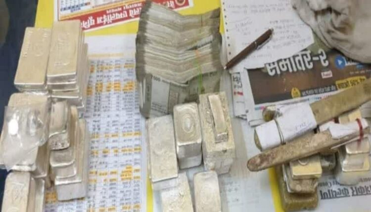 Was carrying 22 kg of silver and lakhs of cash , arrested in Madhya Pradesh