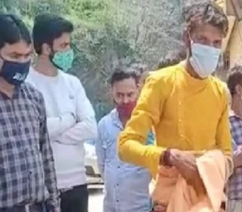 The police caught the fake sadhus who cheated the innocent public