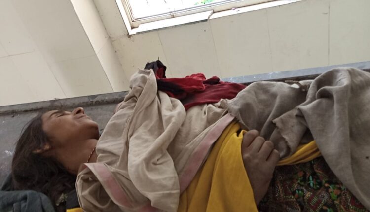 Wife cut with ax due to domestic dispute, painful death of wife