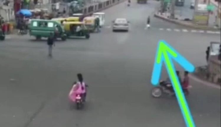 Lucknow: Canal intersection once again in the headlines, a young man crossing the road was hit by a speeding car, death, police did not take any action
