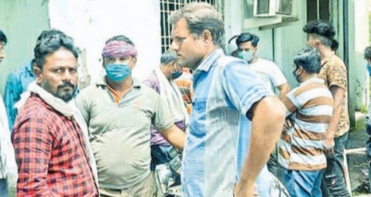 After consuming poison in the field in Jabalpur's Barela, the farmer called and said 'Take my body'