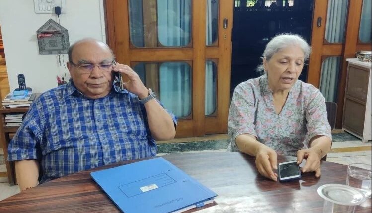 UP: Surprising loot, armed miscreants touched the feet of the landlord while leaving after the lot, said - will return your money in six months