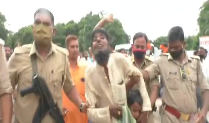 Kanpur: BJP MLA's son and Bajrang Dal workers thrashed accused of molestation, PAC deployed on the spot