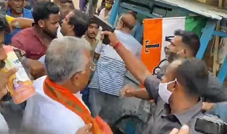 BJP National Vice President Dilip Ghosh was attacked by TMC leaders, security personnel took out pistol in defense, watch video