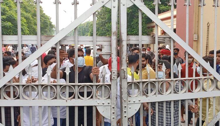 Students of Banaras Hindu University and Sir Sunder Lal Hospital staff clashed, heavy police force deployed