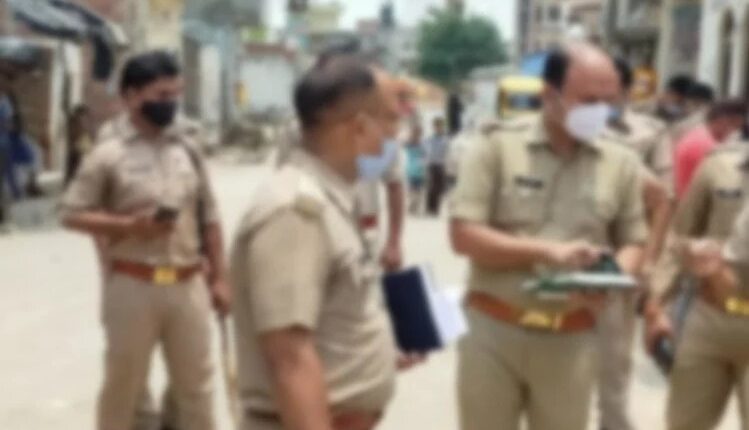 When the traffic inspector cut a challan of 16 thousand rupees for the bike, the youth attempted self-immolation