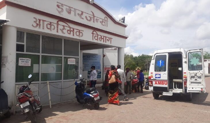 Due to love affair, a young man was put on fire by pouring petrol, serious