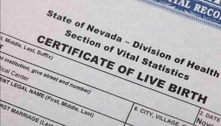 Big negligence of Panchayat Secretary, birth certificate was made in place of death certificate